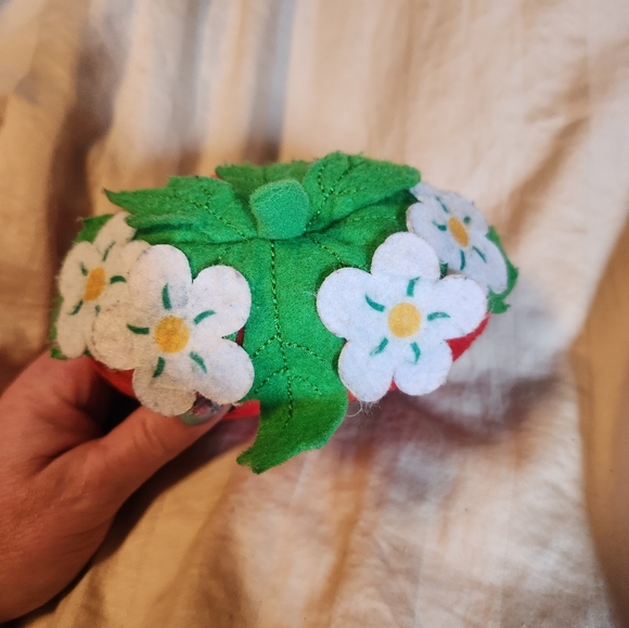 Shopkins Strawberry plush - Picture 5 of 5